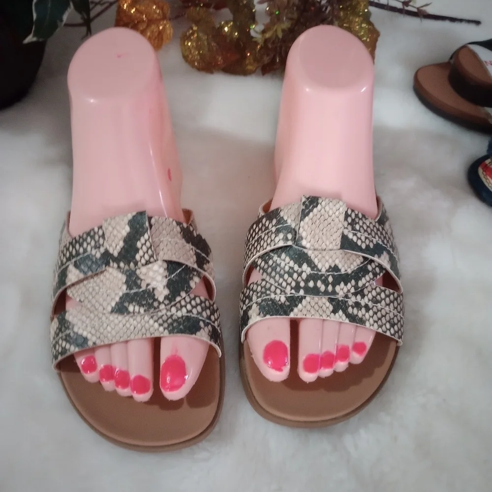 Sandals shoes for women size 9.5